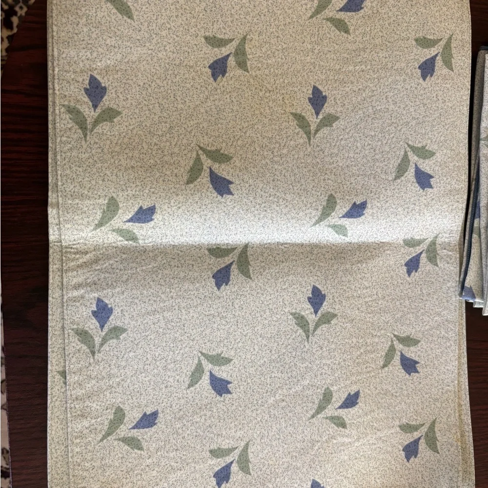 Lot of 5 Floral Cotton Placemats  and 6 cotton Napkins